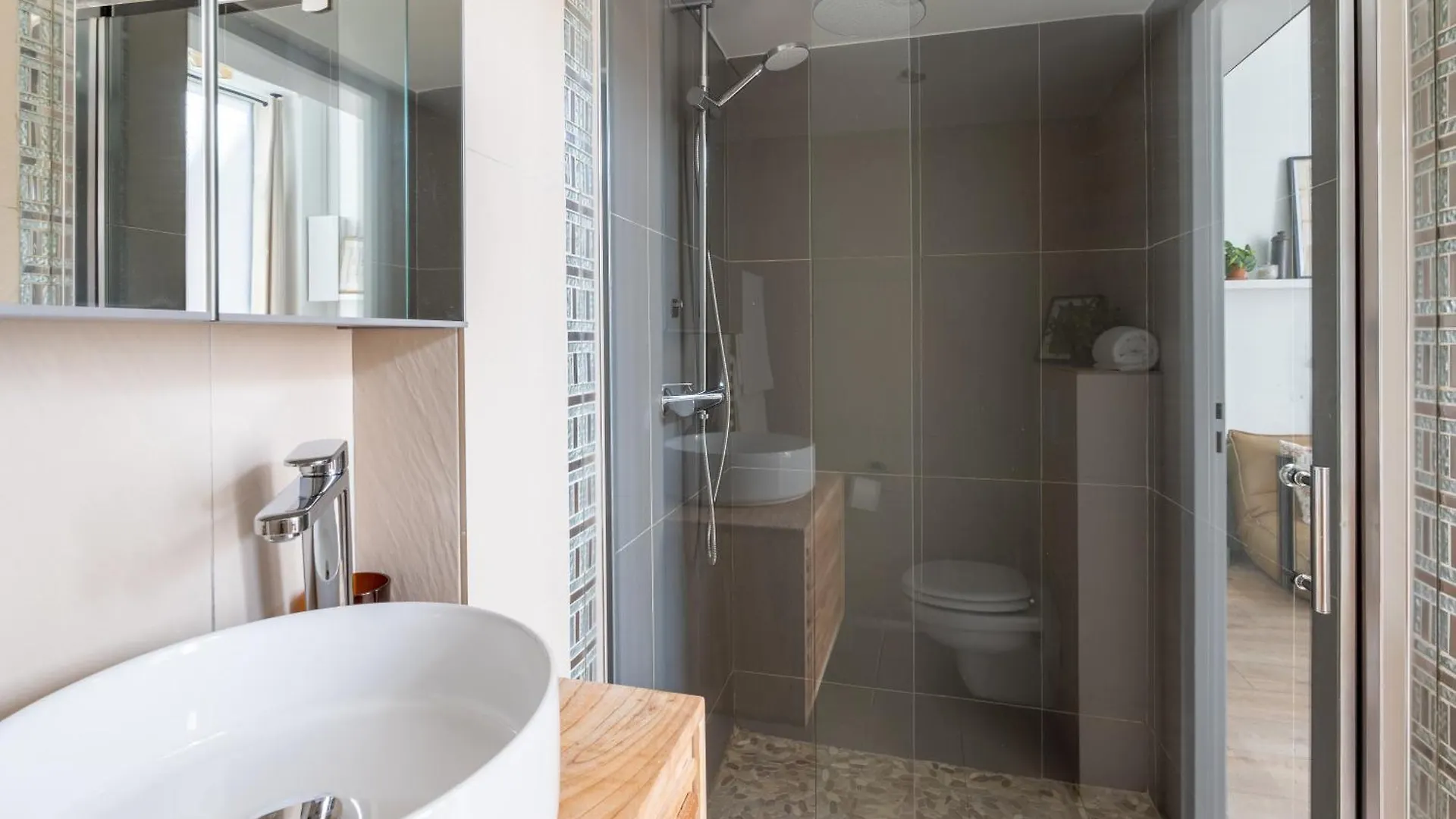 Pristine 5 Min To Sacre Coeur Apartment *